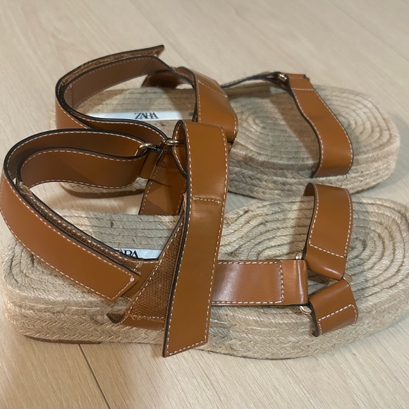 Zara Leather chunky platform sandals (Size 36), never worn! - Picture 2 of 3